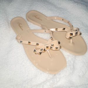 Rockstud flip flops size 40